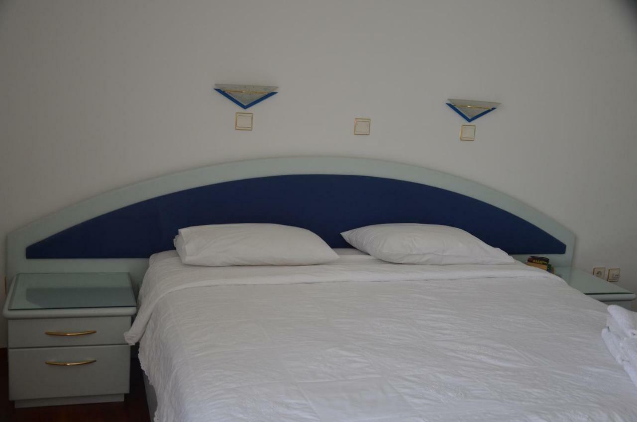 Perfect Beachfront Apartment Атина Екстериор снимка