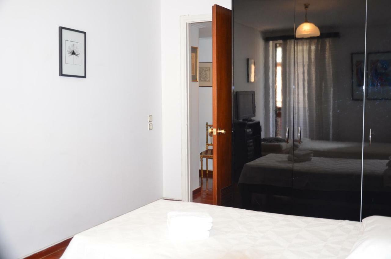 Perfect Beachfront Apartment Атина Екстериор снимка