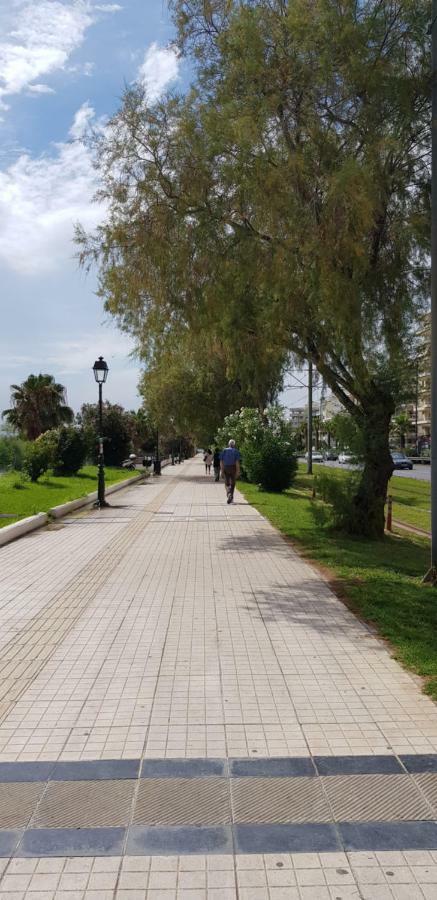 Perfect Beachfront Apartment Атина Екстериор снимка